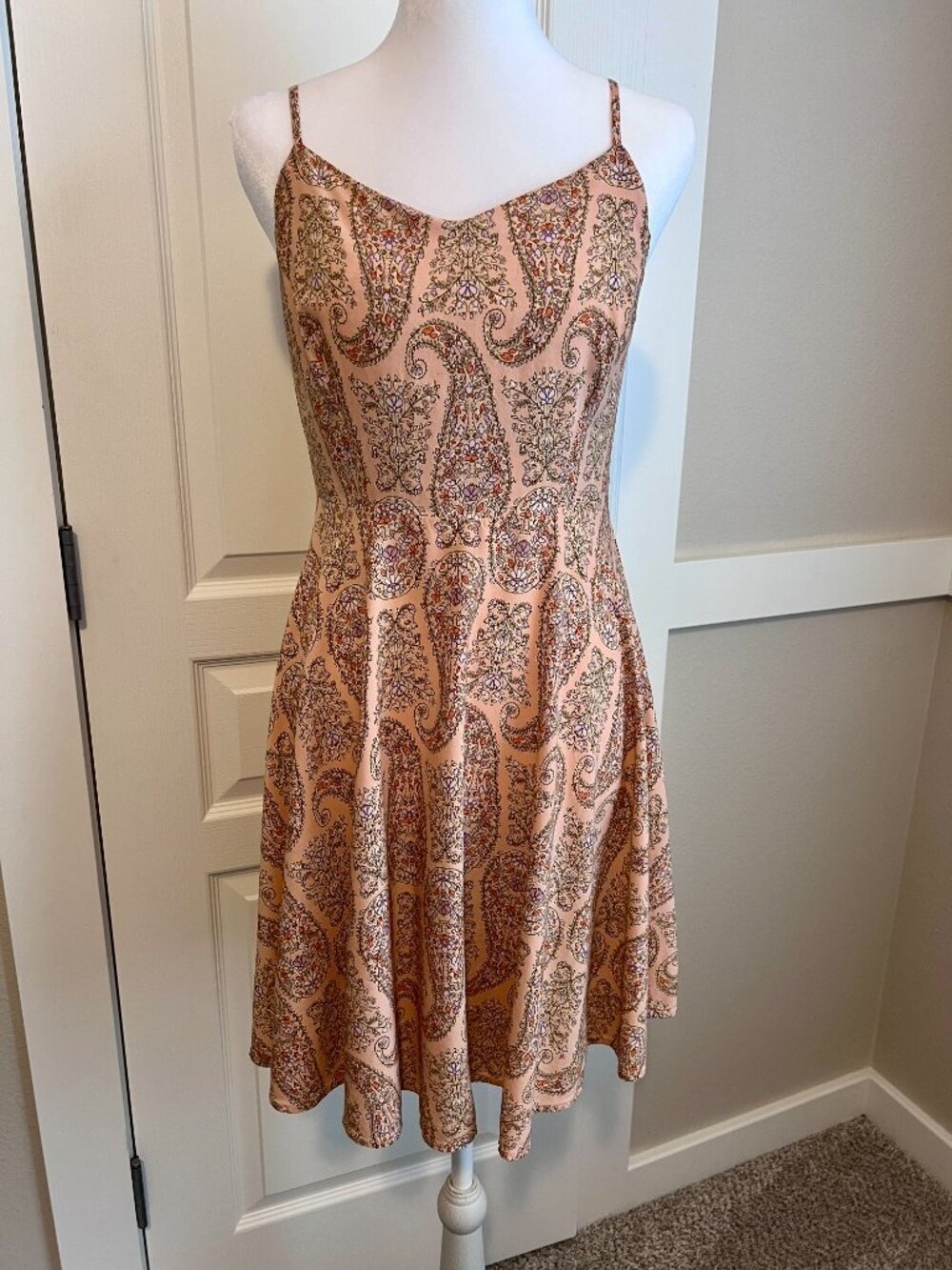 Old Navy Peach Paisley Cami Fit & Flare Sundress Adjustable Straps - Size Med - Picture 2 of 8